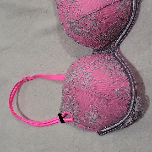 Victoria's Secret Sexy Little Things Bra - Picture 2 of 16